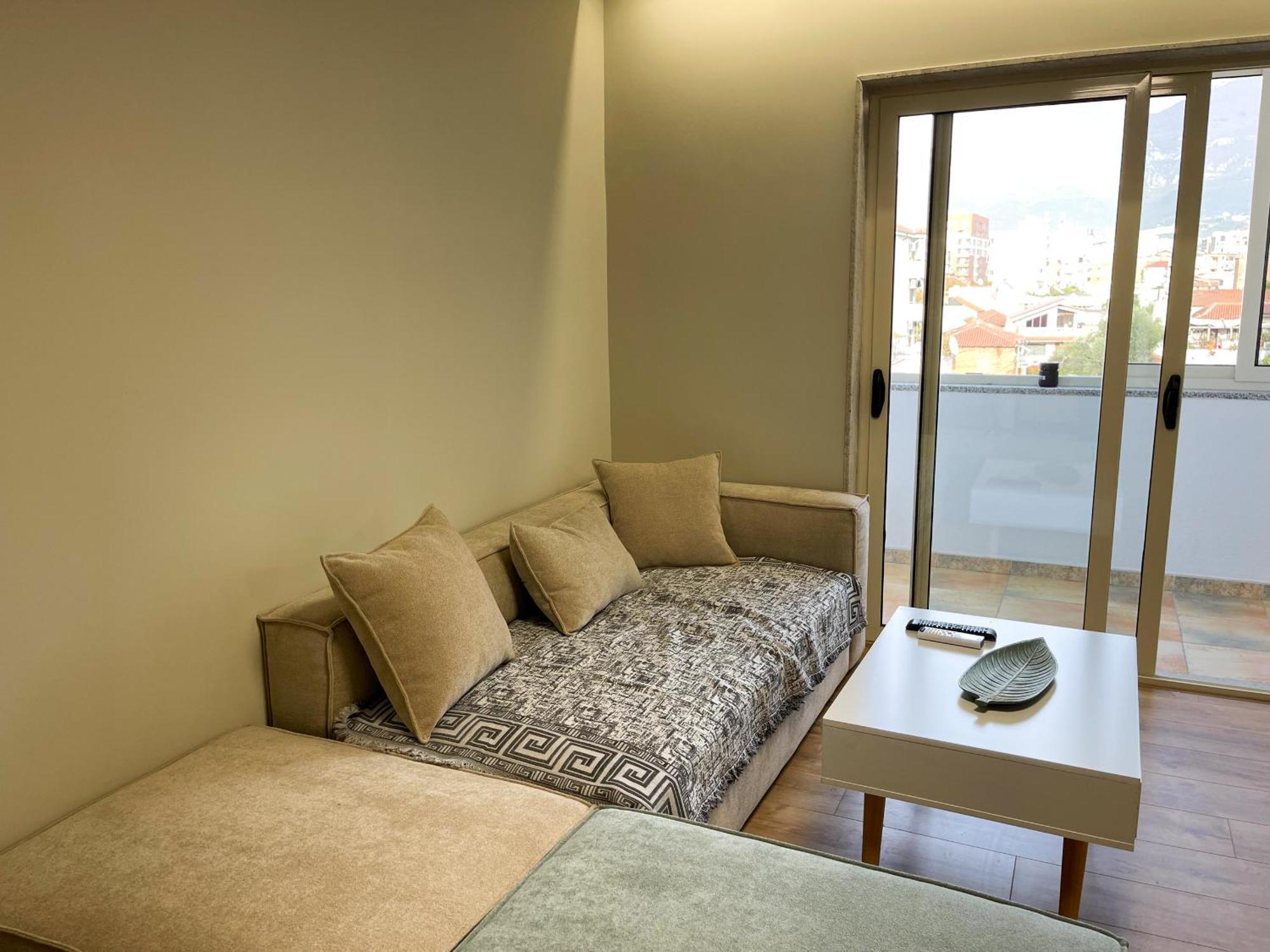 Wanderlust Bazaar Apartment Тирана Екстериор снимка