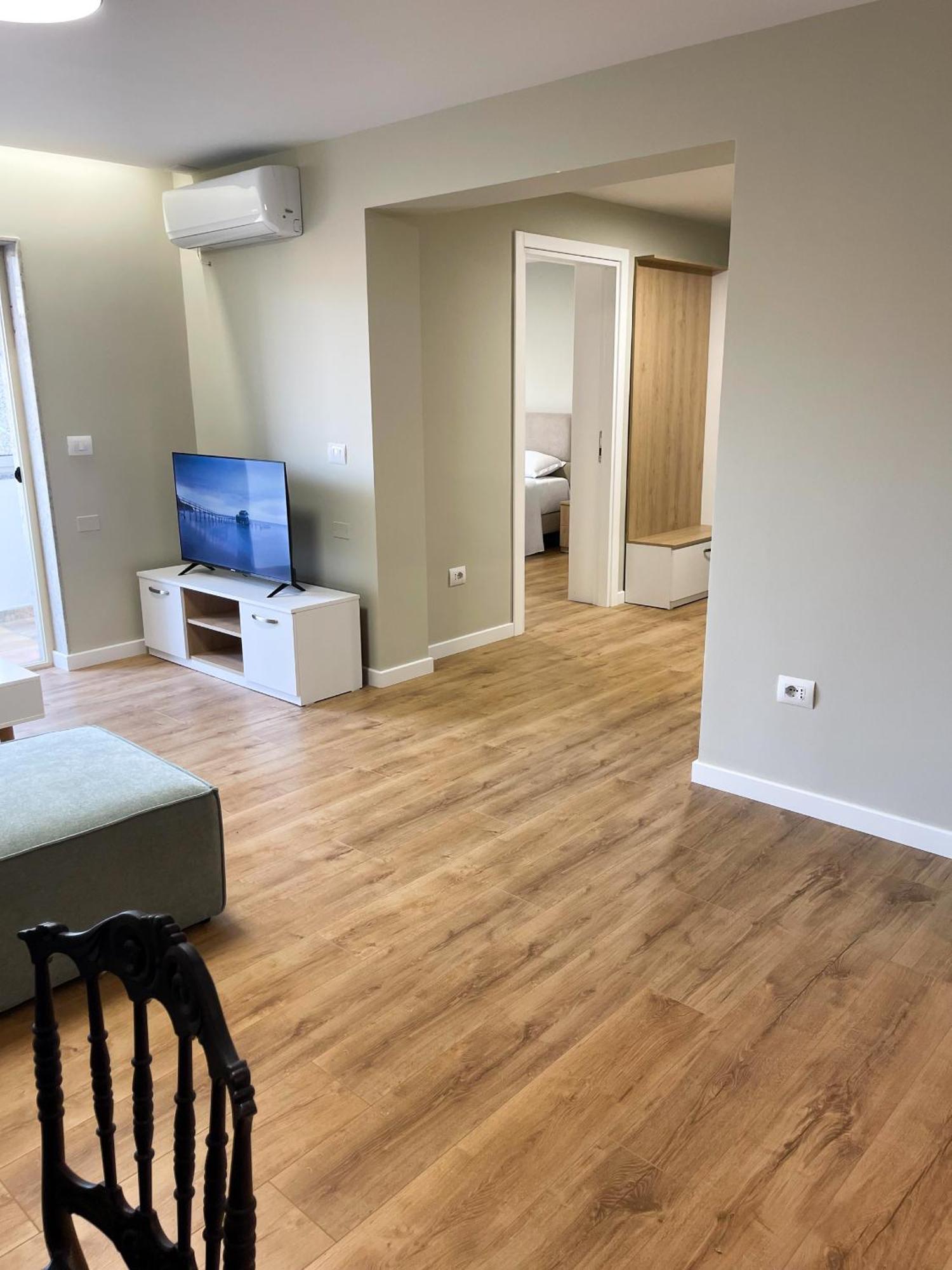 Wanderlust Bazaar Apartment Тирана Екстериор снимка