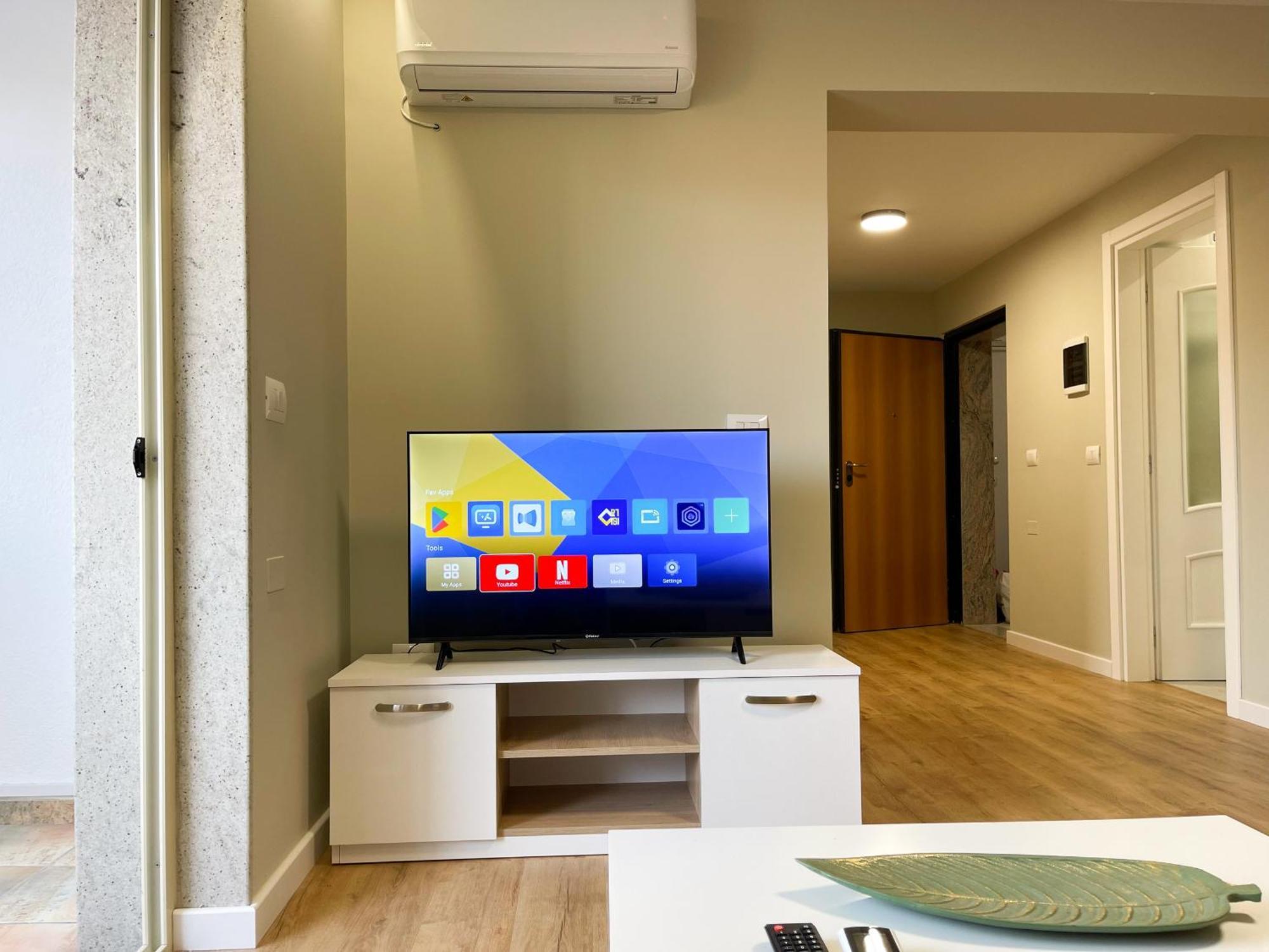 Wanderlust Bazaar Apartment Тирана Екстериор снимка
