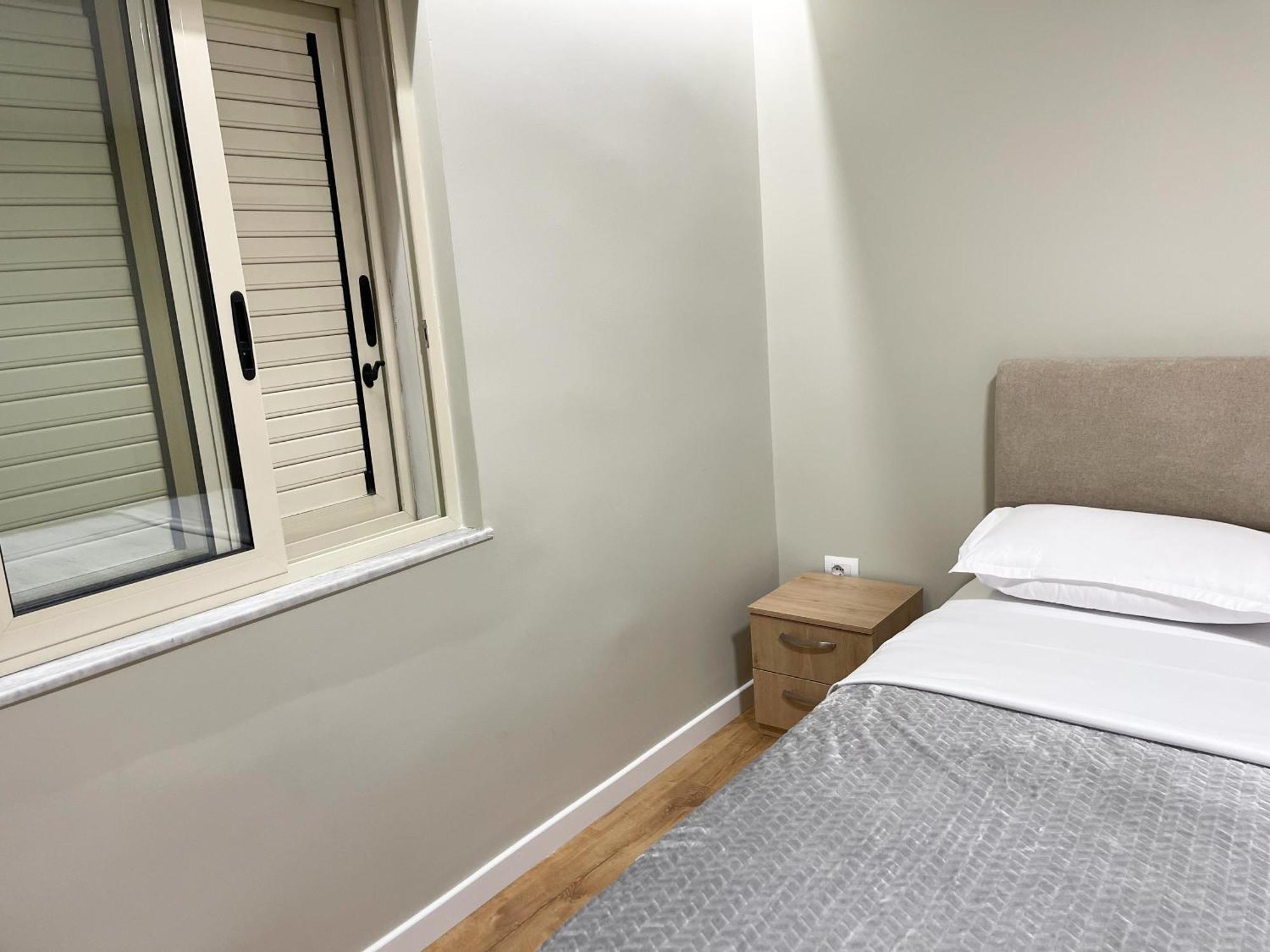 Wanderlust Bazaar Apartment Тирана Екстериор снимка