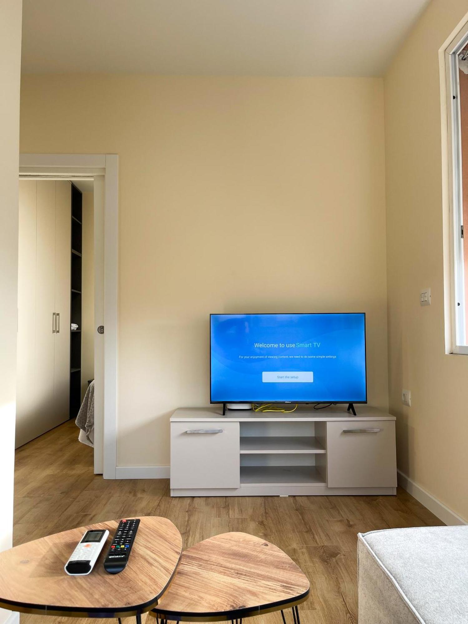 Wanderlust Bazaar Apartment Тирана Екстериор снимка