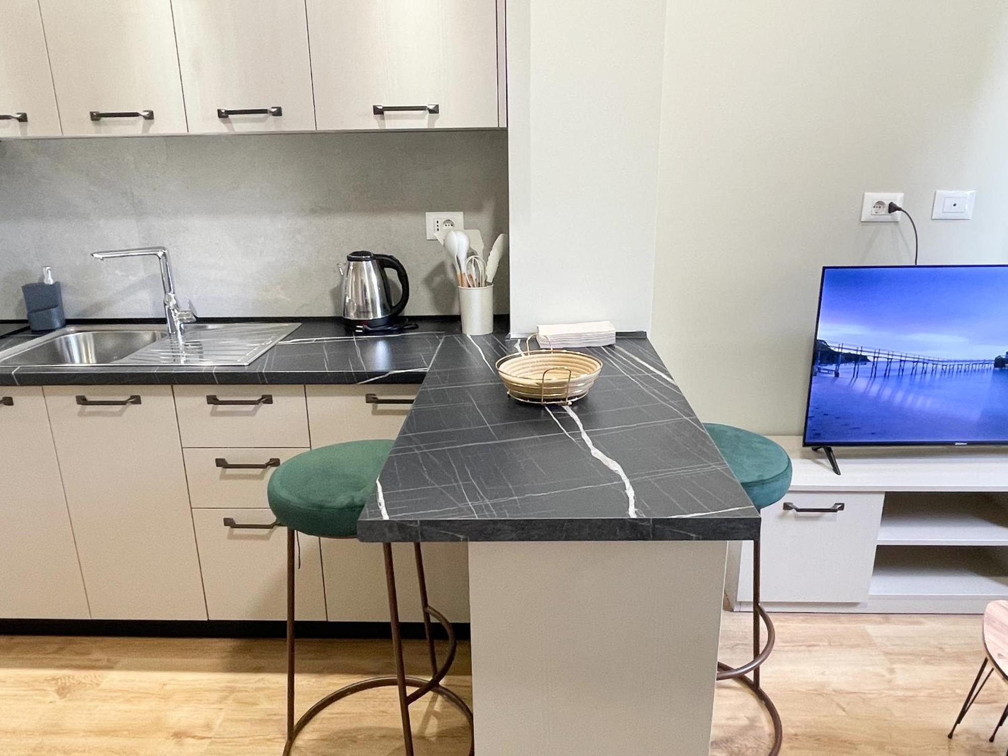 Wanderlust Bazaar Apartment Тирана Екстериор снимка
