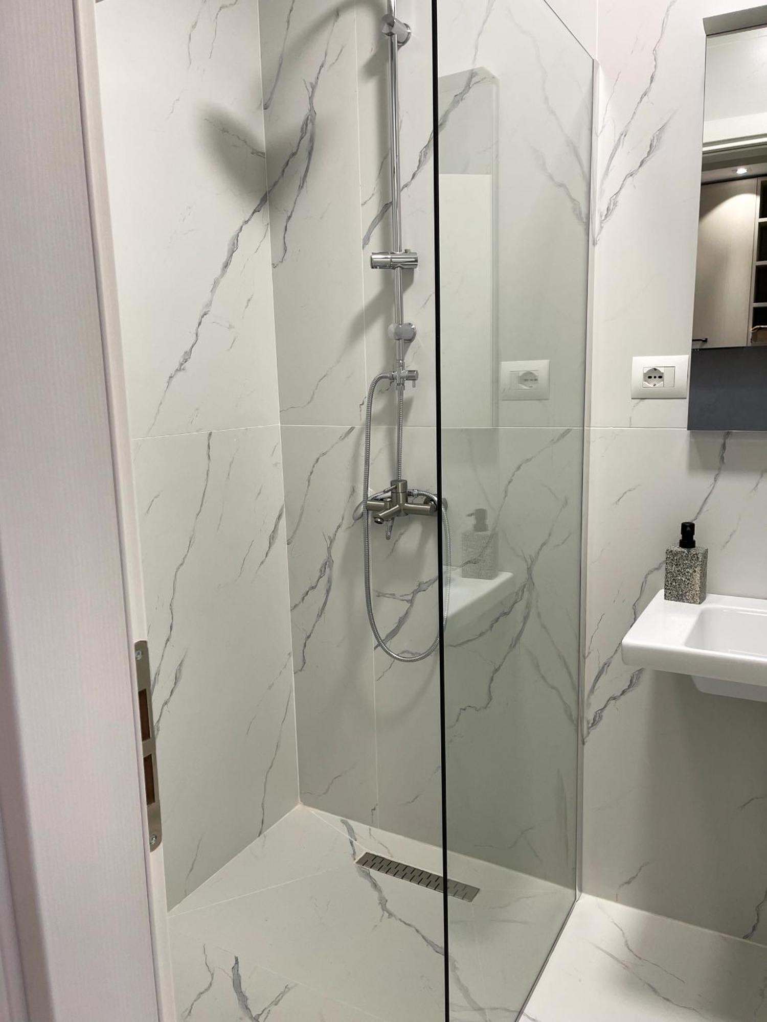 Wanderlust Bazaar Apartment Тирана Екстериор снимка